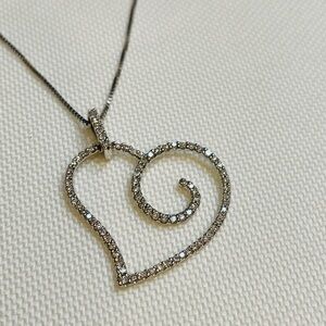 Beautiful 18k White Gold Genuine Diamond Heart Pendant